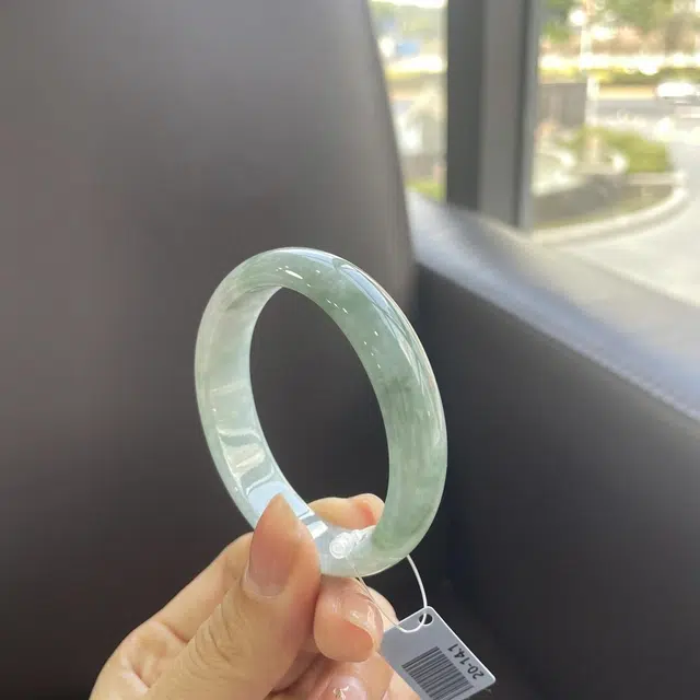 翠亨祥 糯绿飘花 优雅大气 糯种 翡翠手镯 女款
