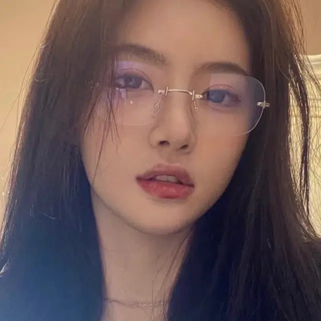 【联系客服可配度数】 佐川 超轻纯欲防蓝光眼镜素颜神器显脸小韩版潮流 方形 光学镜架 男女同款情侣款 可配度数 礼盒装