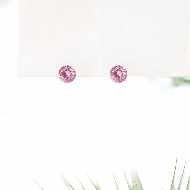 六桂福 福韵金 华子爆闪 精致轻奢小巧时尚 简约小众高级感设计 日常通勤百搭 本命年转运#好运 钛钢/锆石 耳钉 男女同款情侣款