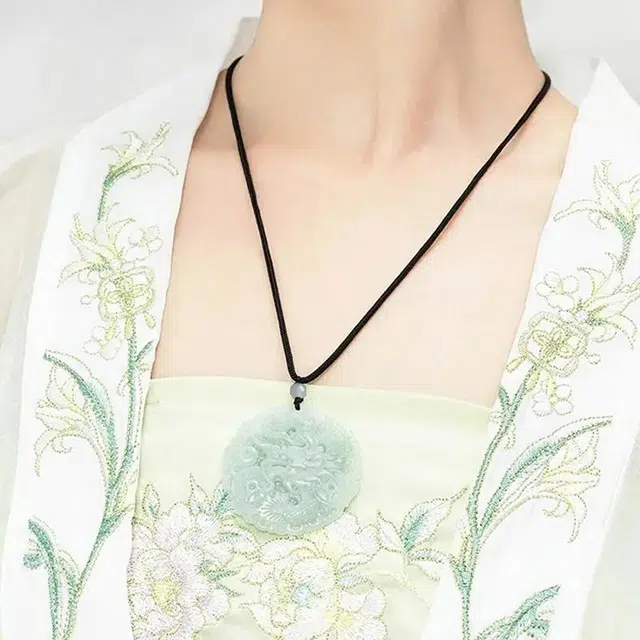 周纪福 龙衔玉币 糯种 翡翠吊坠 男女同款情侣款