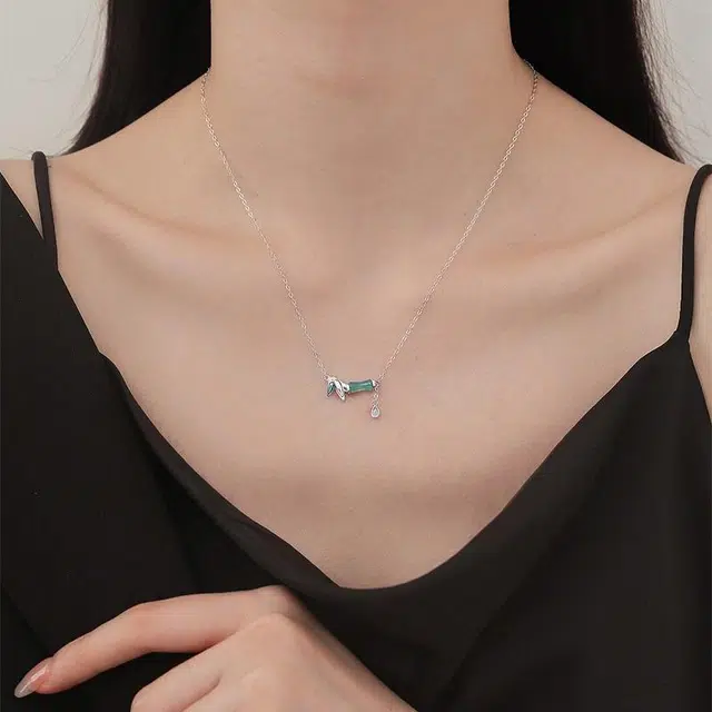 S925
