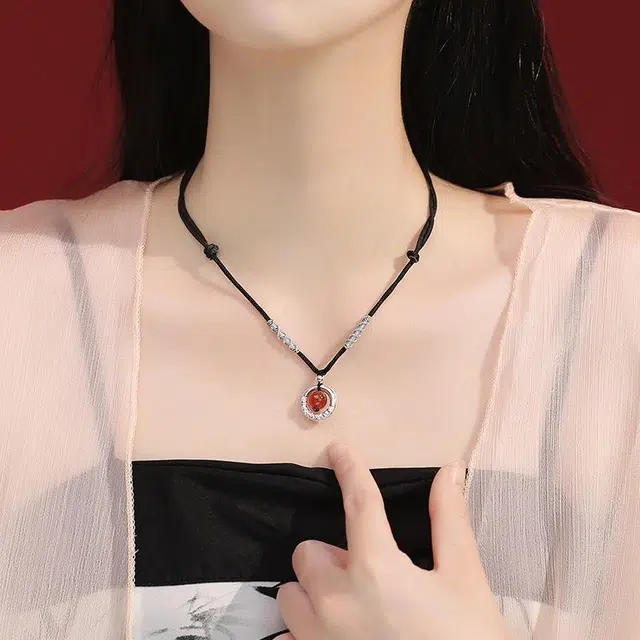 尚银福 平安相思豆 国潮新中式时尚优雅气质轻奢高级感 复古小众创意设计平安扣百搭锁骨链 好运 玛瑙 项链 女款