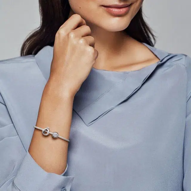 Pandora O