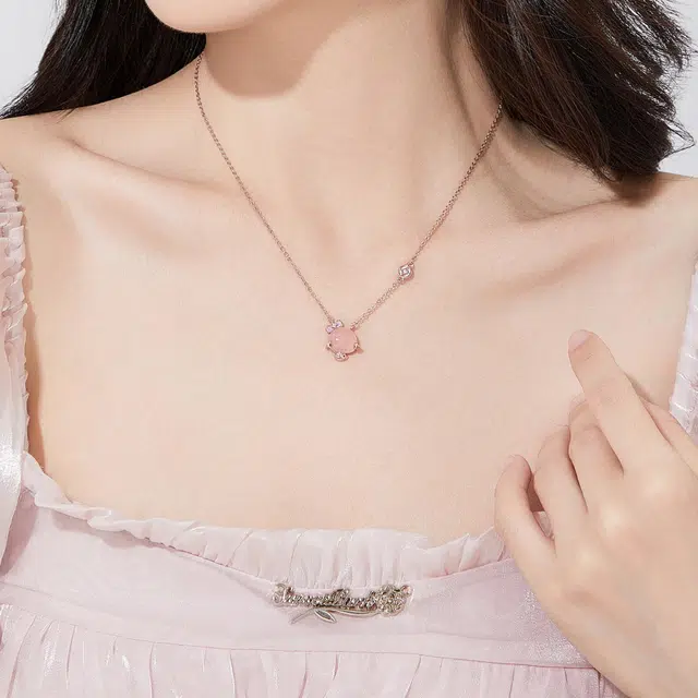 老凤祥 甜美萌蛇吊坠新中式甜美可爱福蛇爱心锁骨链 玉髓 项链 女款