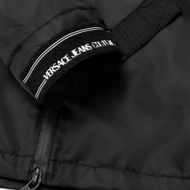 VERSACE JEANS COUTURE