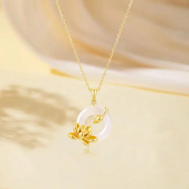 【荷荷美美】 金嘉福 荷塘月色 好运连连 招财纳福 莲花平安扣 小众国潮轻奢新中式高级感百搭时尚 可调节锁骨链 #好运 玛瑙 项链 女款