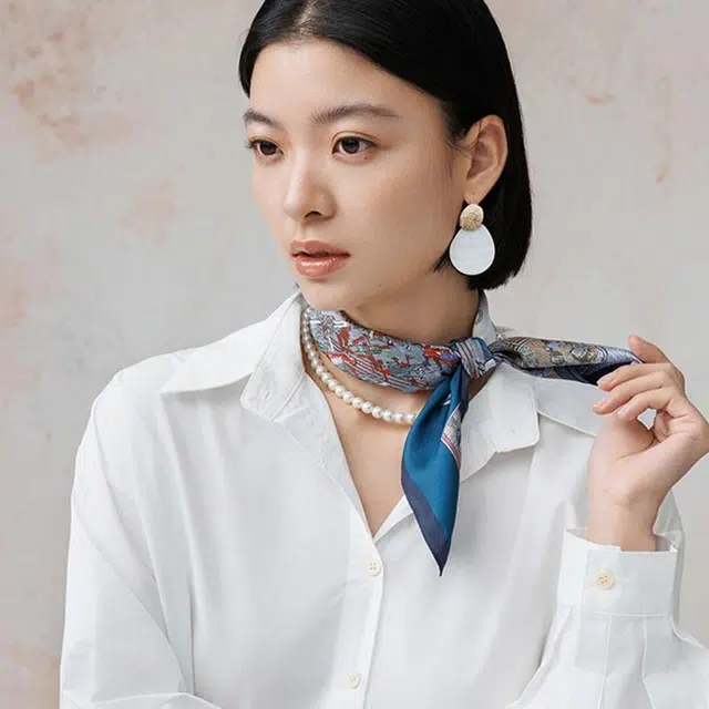 上海故事 欢乐假日 真丝印花时尚休闲小方巾 桑蚕丝 丝巾 女款