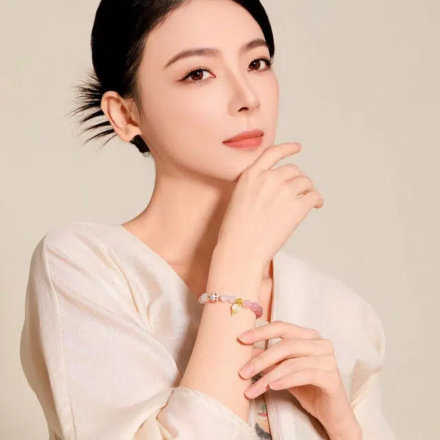 梦金园 新中式巴胺少女感手饰 创意渐变转运珠棒棒糖小方糖#好运 玉髓 手串 女款