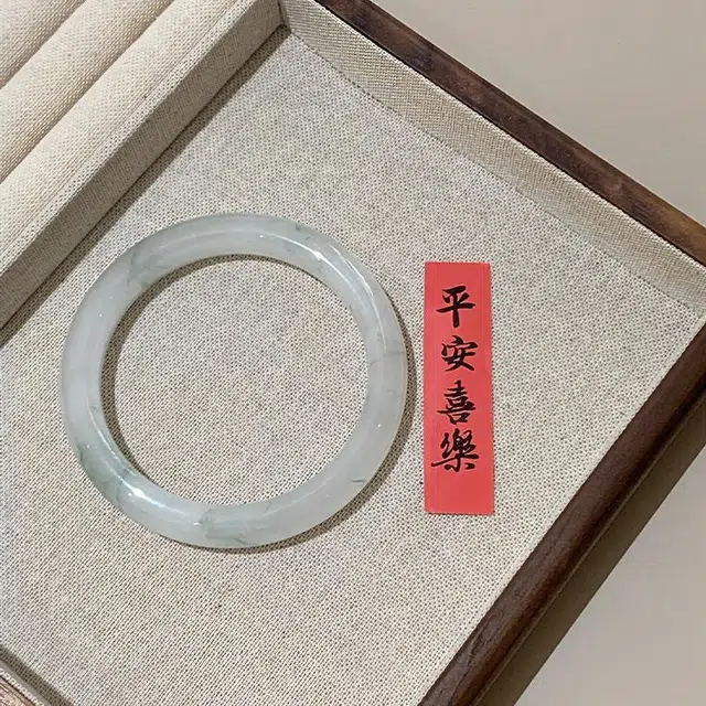 【平价优质款】 雅谷 青山黛翠玉贵妃玉镯 本命年平安镯 温润细腻 新中式国潮古风清冷优雅 高级感百搭 妈妈 礼盒 天山翠 手镯 女款