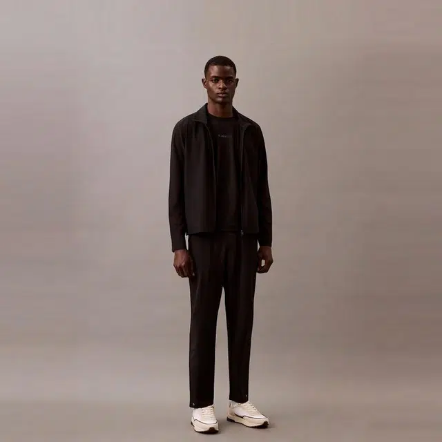 CALVIN KLEIN