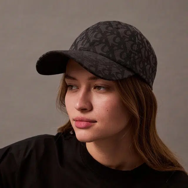 CALVIN KLEIN