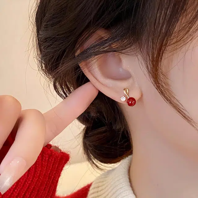 韵系 高级感安可拉红珍珠 铜镀金 耳钉 女款
