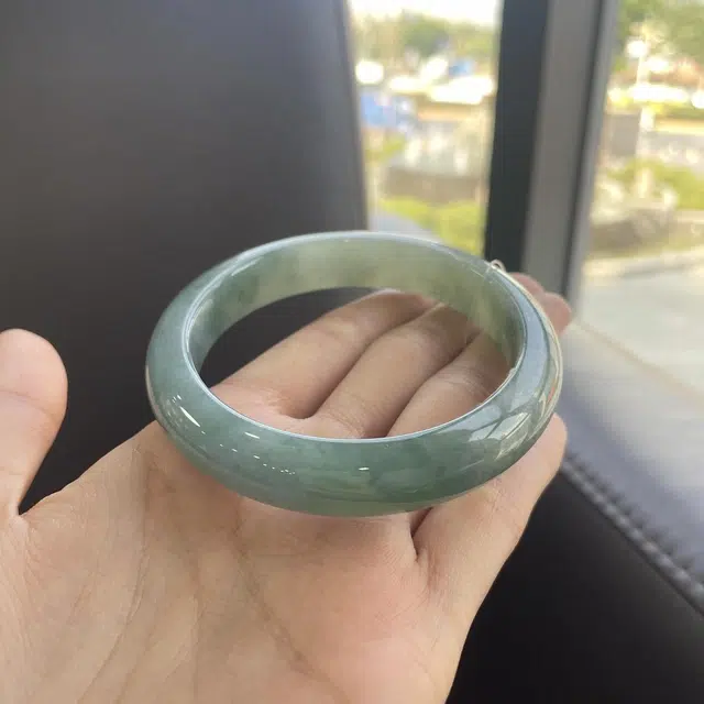 翠亨祥 油绿飘花 大气优雅 糯种 翡翠手镯 女款