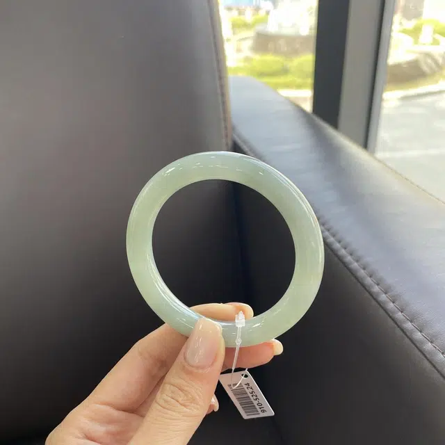 翠亨祥 春彩大气优雅 糯种 翡翠手镯 女款