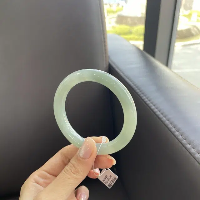 翠亨祥 春彩大气优雅 糯种 翡翠手镯 女款