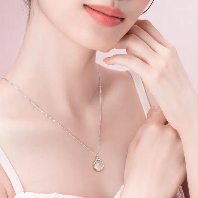 金大福 白月光荔枝冻 粉色少女心优雅可爱甜美精致浪漫简约百搭小众轻奢锁骨链 配礼盒 玉髓 项链 女款
