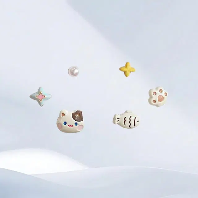 希遇 猫咪小鱼 百搭简约高级感时尚通勤精致饰品甜蜜饰爱 合金 耳钉 男女同款情侣款