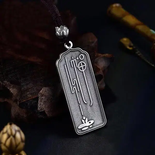 999