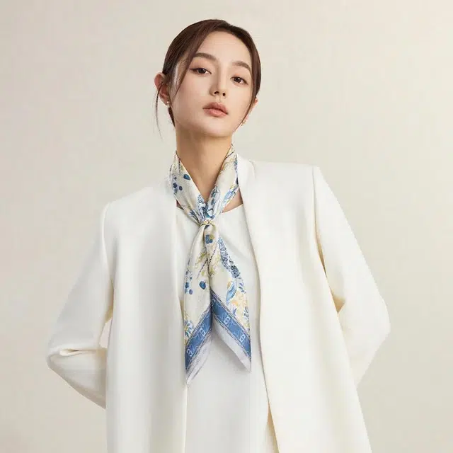 上海故事 青花古韵印花百搭方形 桑蚕丝 丝巾 女款