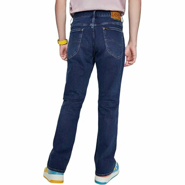 Lee