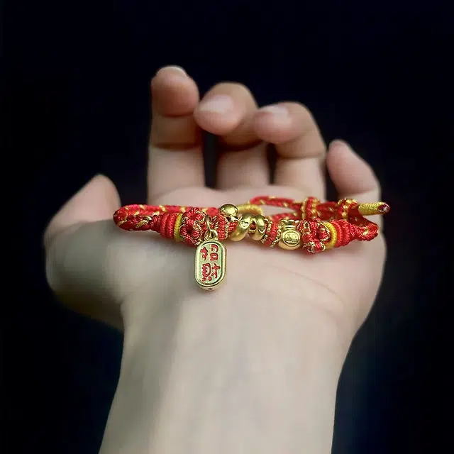 999