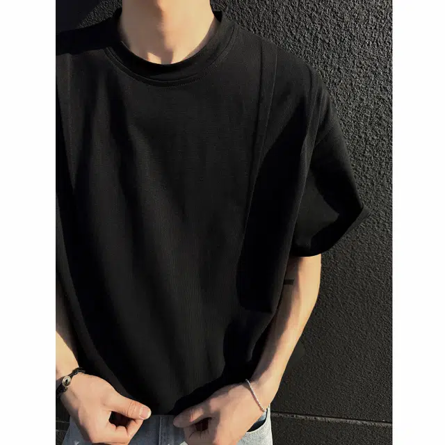 TOM ADAM T