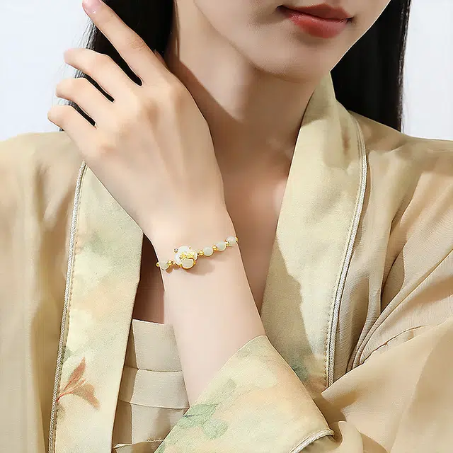 【赠手机贴】 正大福 何其有杏 平安喜乐甜蜜浪漫银杏叶小众独特设计简约轻奢 玉髓 手链 女款