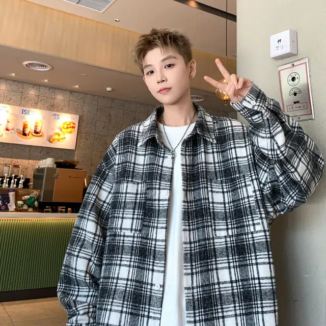 Fakeyoung