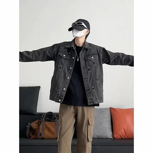 Fakeyoung