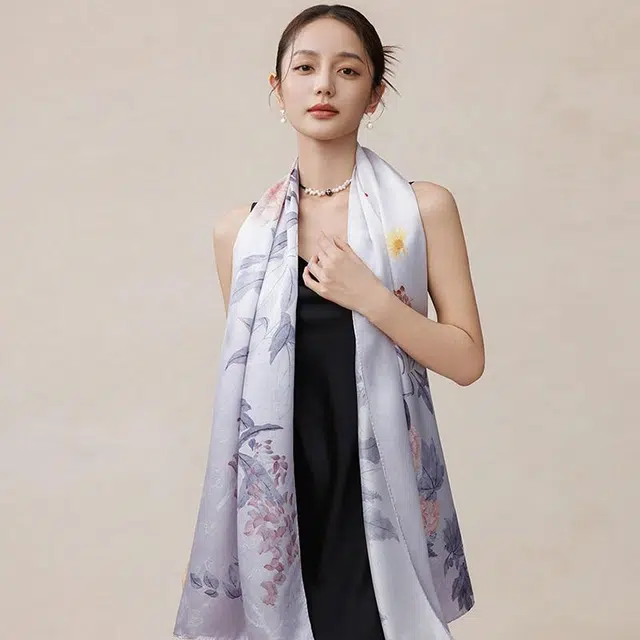 上海故事 千华拮春提花缎真丝洋气 礼盒装 丝巾 女款