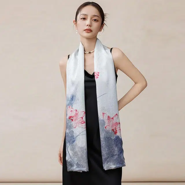 上海故事 千华拮春提花缎真丝洋气 礼盒装 丝巾 女款