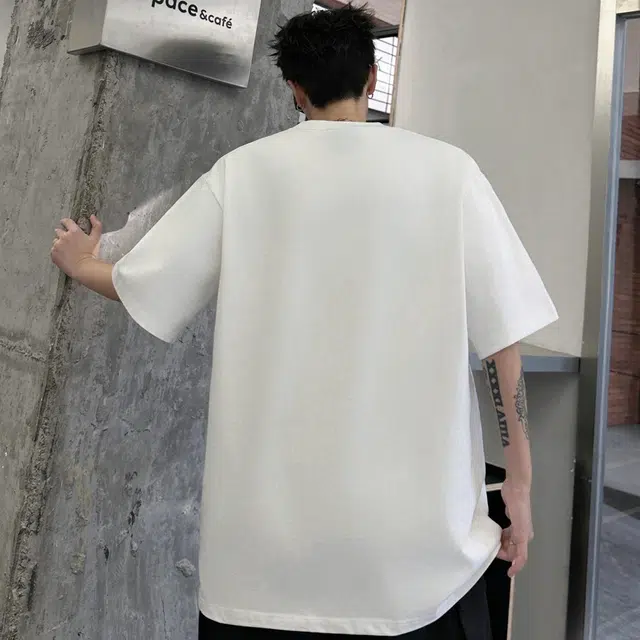 URBAN AUTHENTIC T