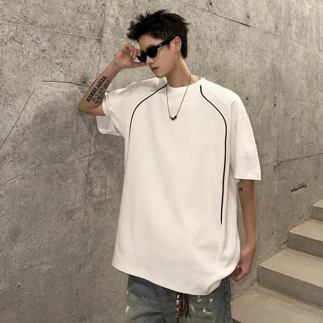 URBAN AUTHENTIC T