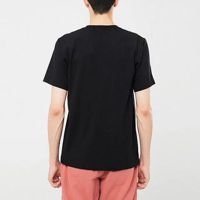 UNIQLO x KAWS T