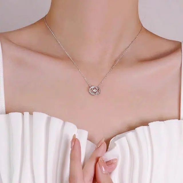 925