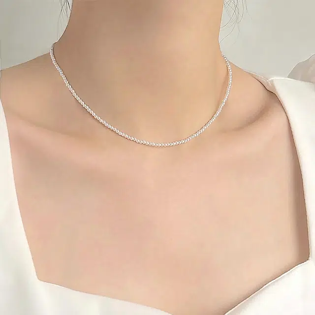 925