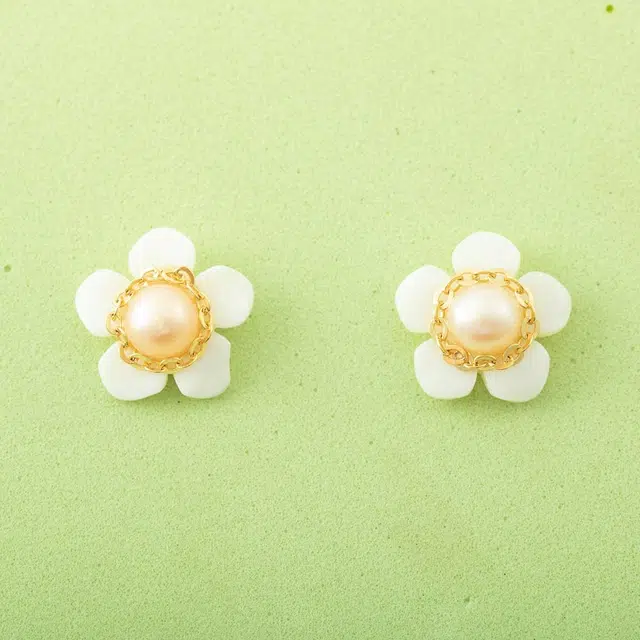 品彩 白玉兰小花粉色圆珠 锁链元素 小众设计 小清新 甜美年轻 百搭时尚 淡水珍珠 耳钉 女款