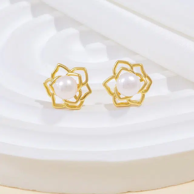 品彩 金色山茶花馒头珠 百搭精致小众 年轻气质时尚 淡水珍珠 耳钉 女款