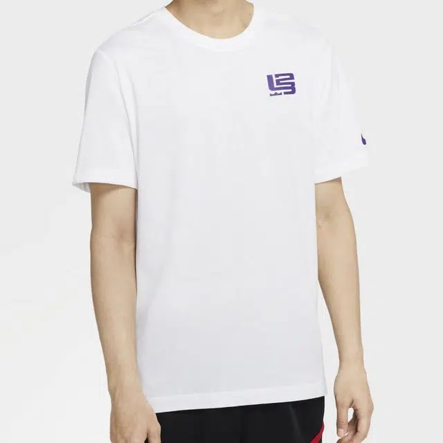 Nike Strive for greatness T