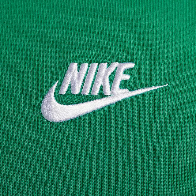 Nike Sportswear Club logoT
