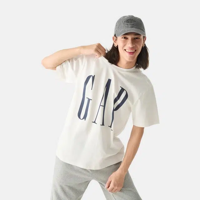 GAP Logo Print T-Shirt