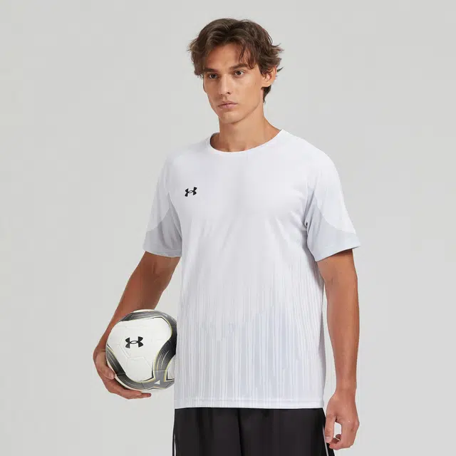 Under Armour Logo T