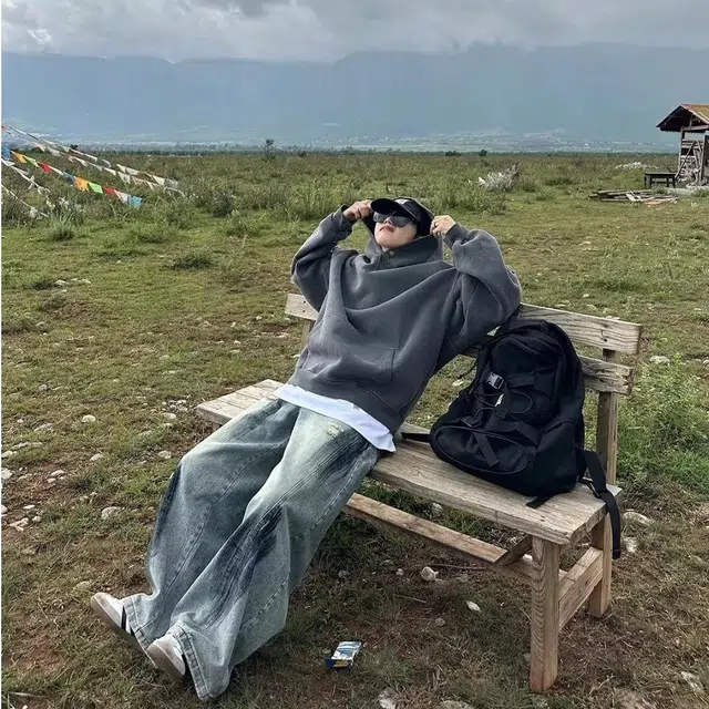 GOODHENLCE vibe
