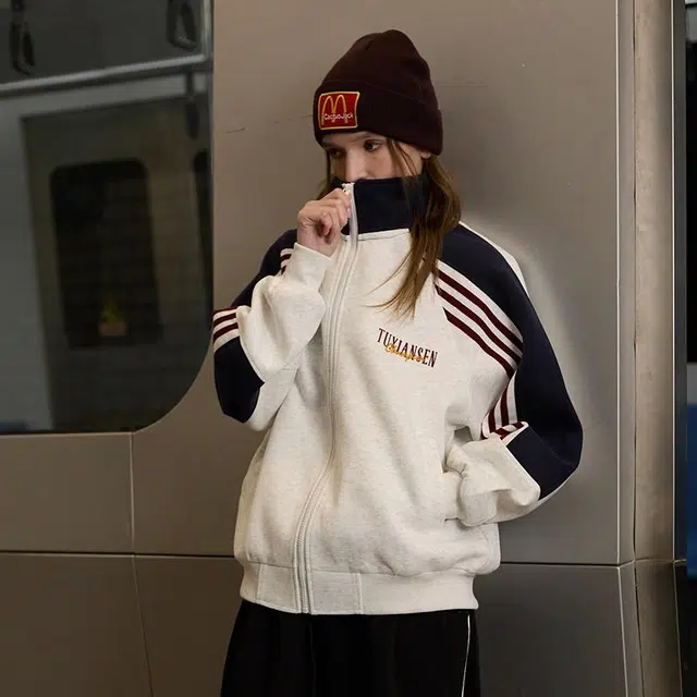 兔先森 美式复古经典插肩袖字母刺绣宽松百搭立领拉链夹克外套 男女同款