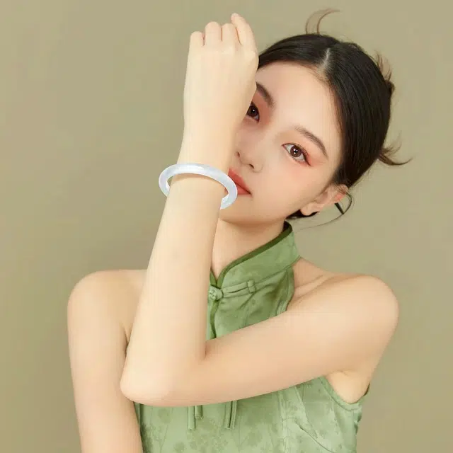 匠锁心玉 白月光 一步一响 新中式 国潮古风 轻奢高级 极简风 清冷感 时尚通勤 古风典雅 旗袍汉服  猫眼#好运 琉璃 手镯 女款