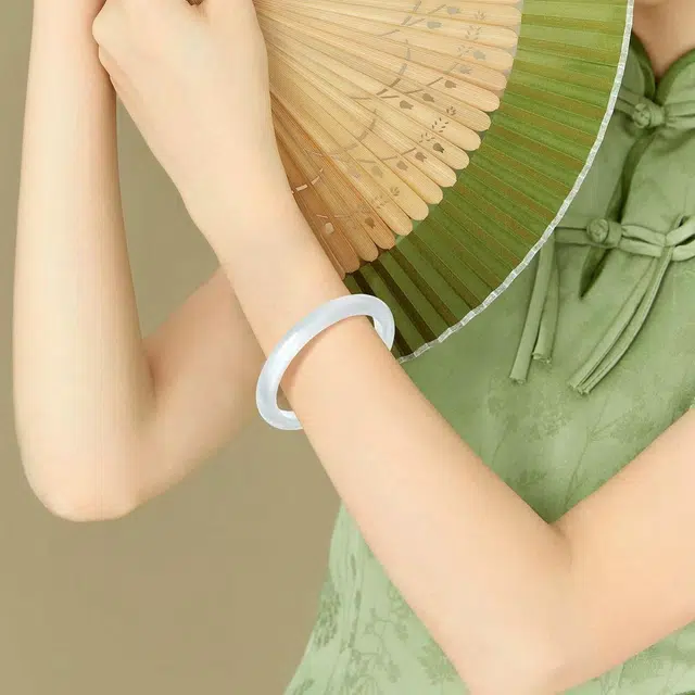 匠锁心玉 白月光 一步一响 新中式 国潮古风 轻奢高级 极简风 清冷感 时尚通勤 古风典雅 旗袍汉服  猫眼#好运 琉璃 手镯 女款