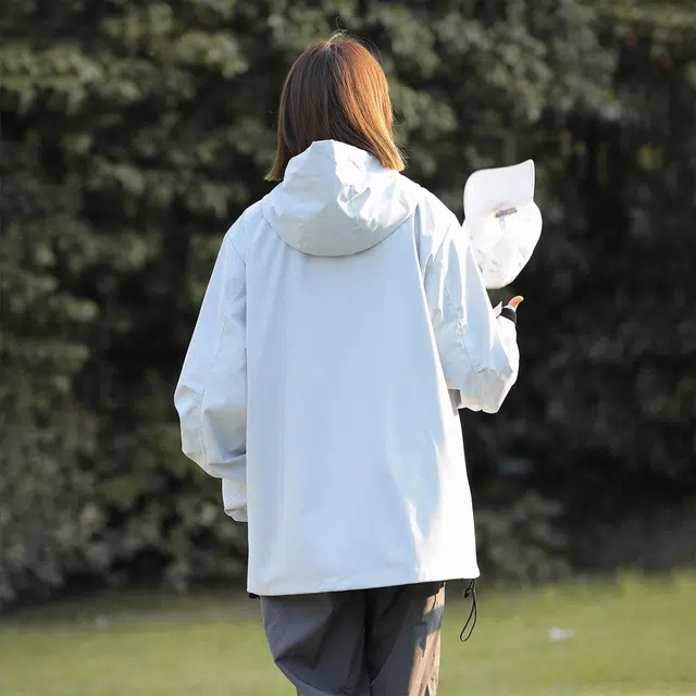 依文  简约字母宽松休闲连帽  防水防风透气保暖冲锋衣 男女同款