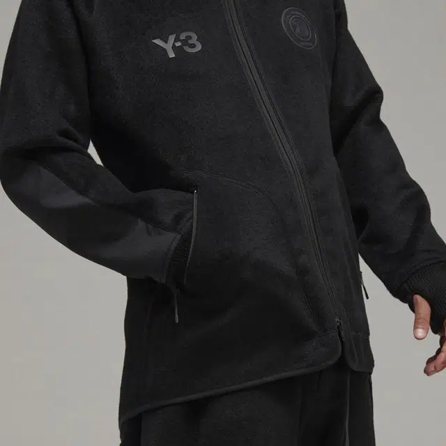 Y-3 FW22 Logo