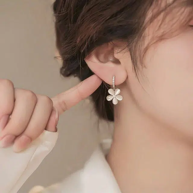 彤彤兔 小众高级感花朵 合金 树脂 耳环 女款