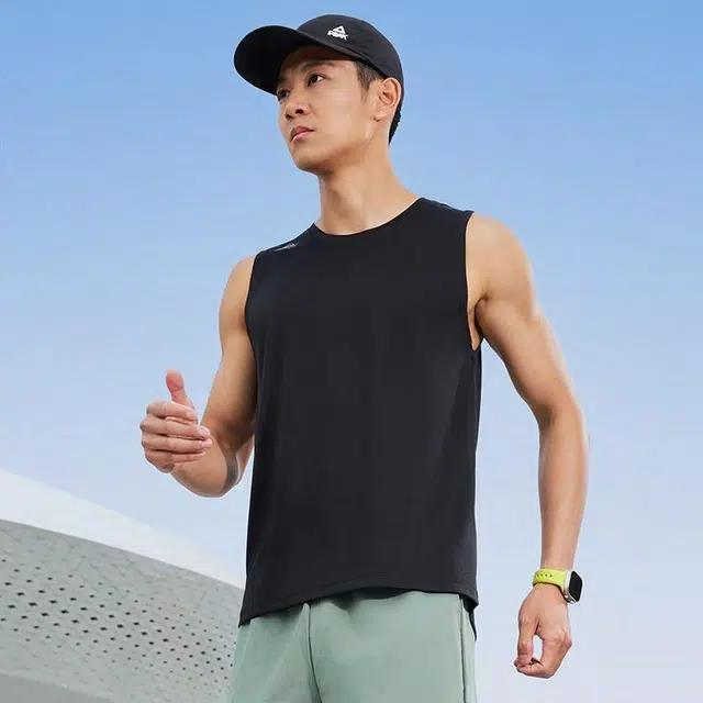 匹克 大众跑系列 速干吸湿透气运动健身休闲舒适简约无袖坎肩上衣训练服背心 男款 黑色